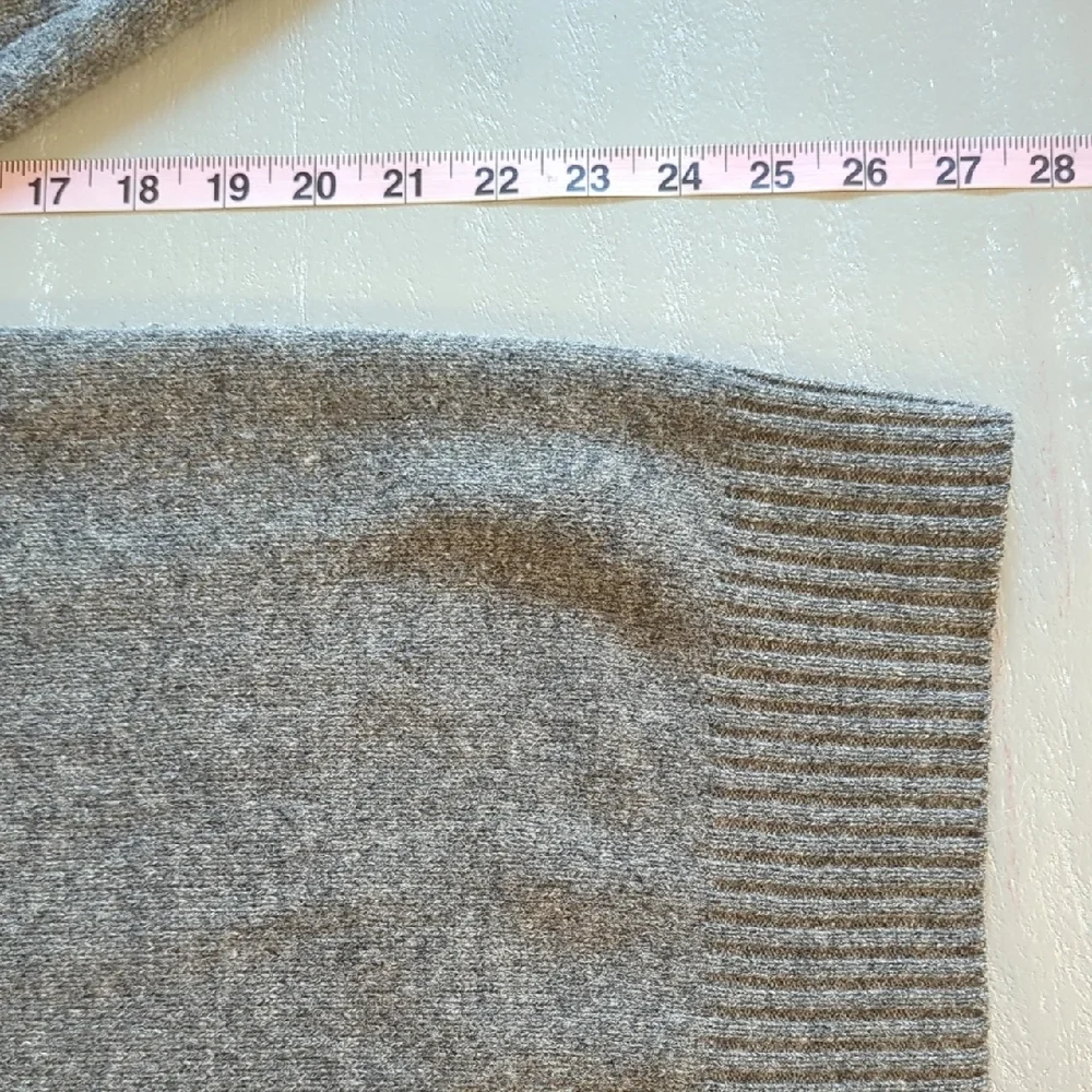 J. Crew Men's‎ 100% Lambswool 1/4 Zip Sweater Gray size Medium